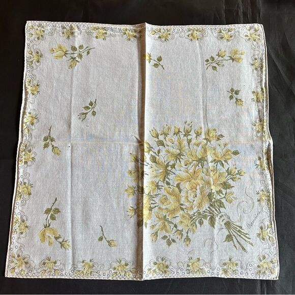 Vintage Germaine Yellow Rose Bouquet Print Handkerchief - Picture 3 of 7